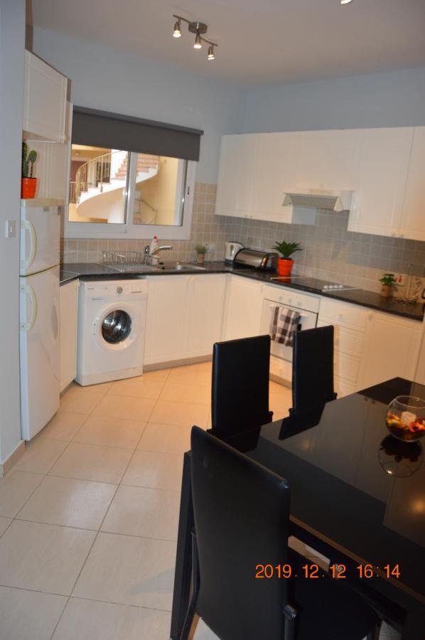 Luxury Apartment Paphos Extérieur photo